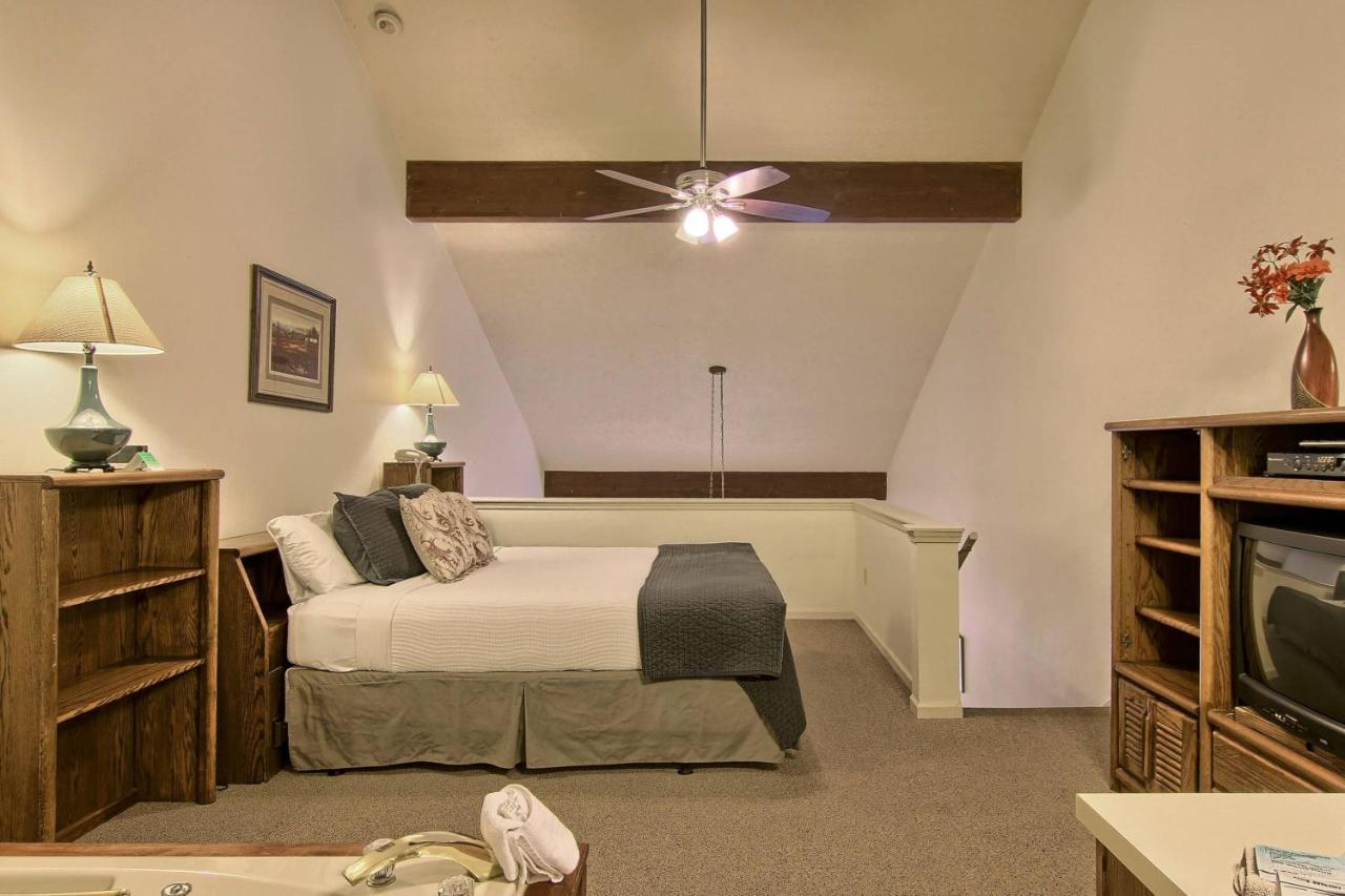209 Pointes North Inn Charlevoix Ngoại thất bức ảnh
