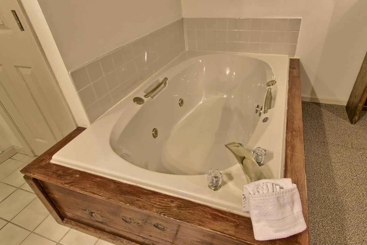 209 Pointes North Inn Charlevoix Ngoại thất bức ảnh