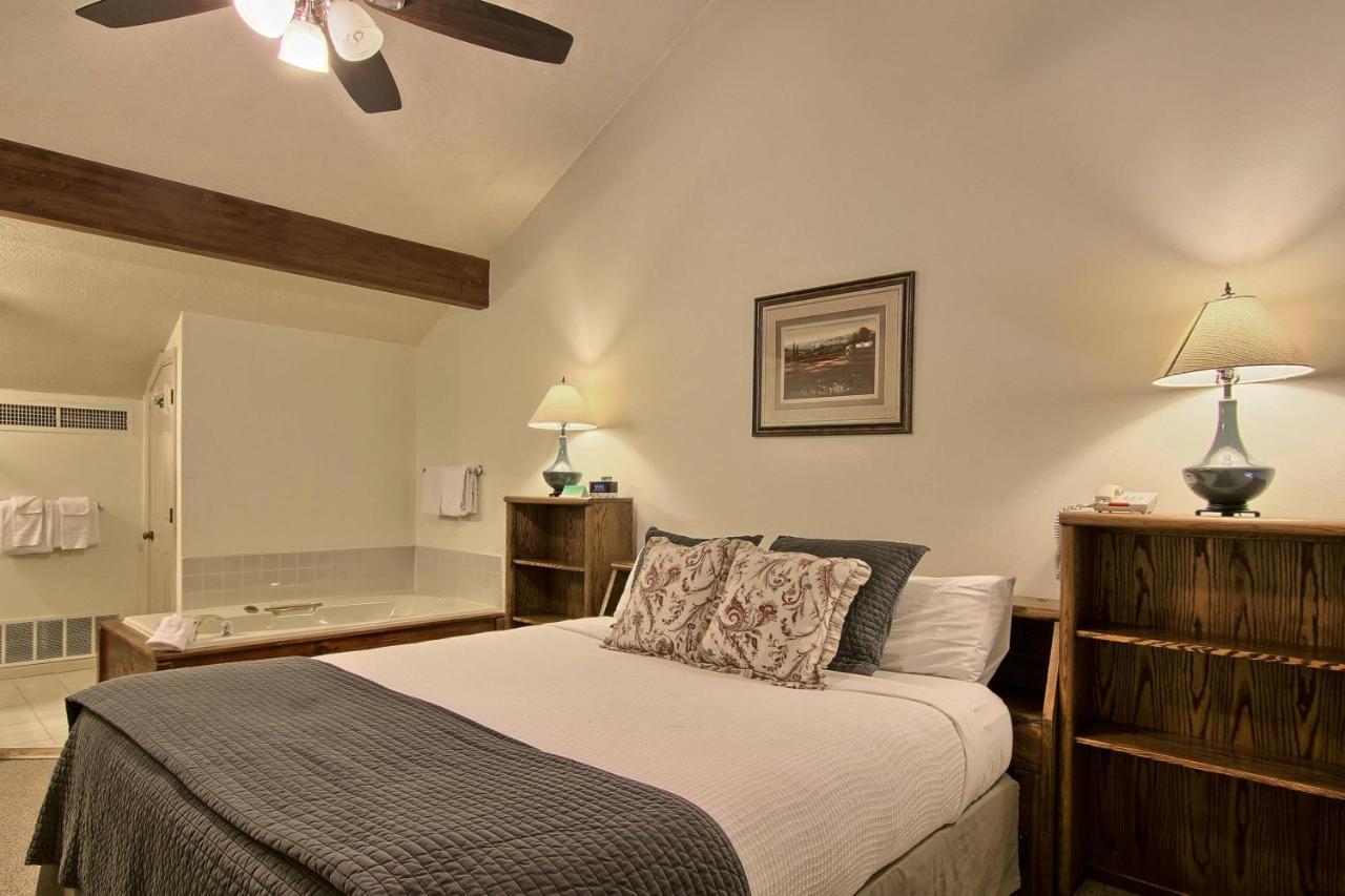 209 Pointes North Inn Charlevoix Ngoại thất bức ảnh